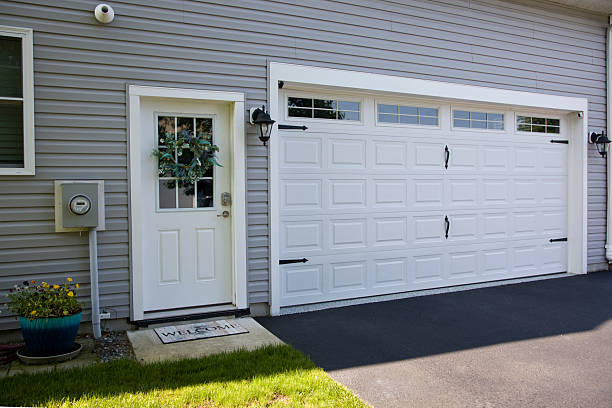 24/7 Emergency Garage Door Panel Replacement experts in Inman, KS